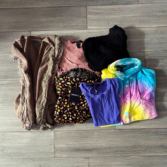 Forever 21 Size Small 6 Top & Sweater Bundle - Picture 2 of 16
